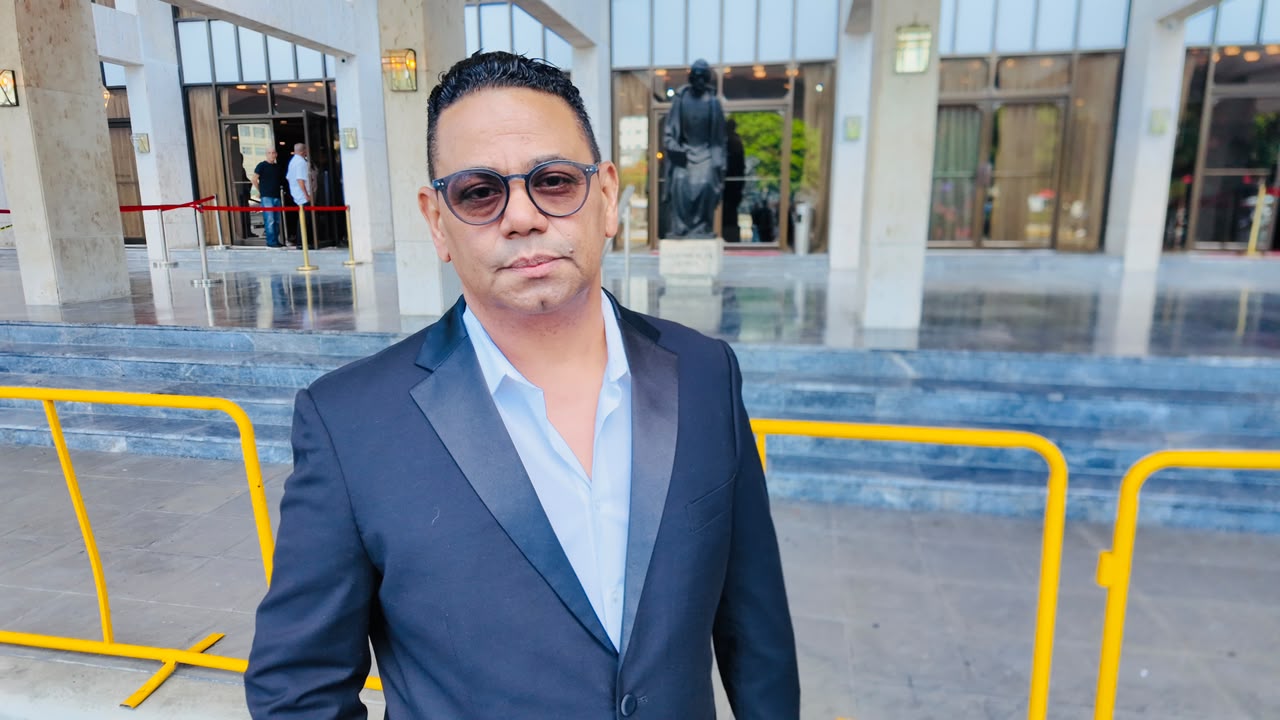 Pablo Martínez Llama a la Música Dominicana a Guardar Luto por el Fallecimiento de Alex Bueno