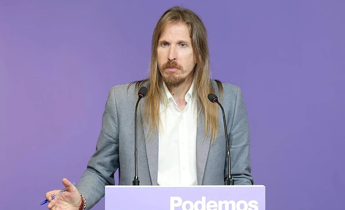 Podemos Critica Duramente a Pedro Sánchez, Acusándolo de Engañar a la Ciudadanía