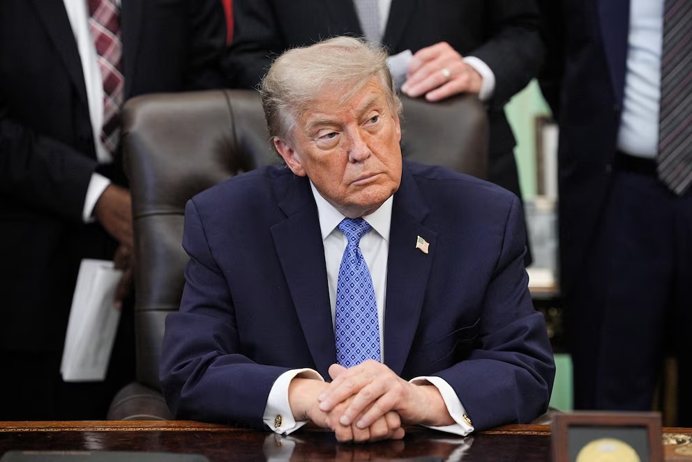 Trump Advierte a Irán Sobre su Existencia Ante una Escalada Militar de EE. UU.
