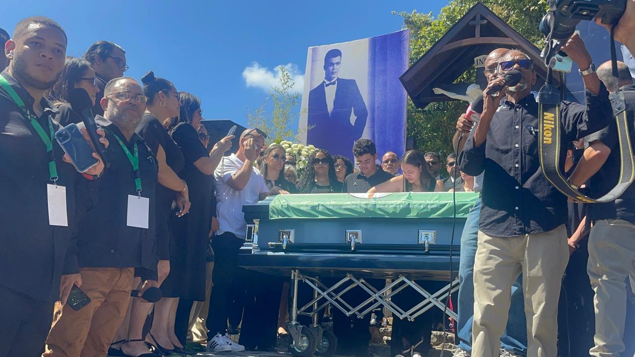 Comunidad de Sajoma Rinde Homenaje Póstumo a Alex Bueno