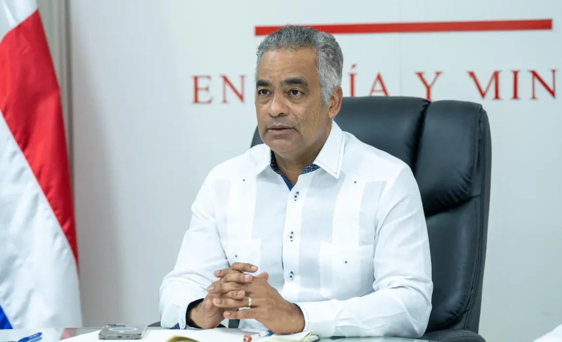 Explotación Minera Impulsa el Crecimiento Económico Nacional a Pesar de la Volatilidad Internacional, Afirma Joel Santos