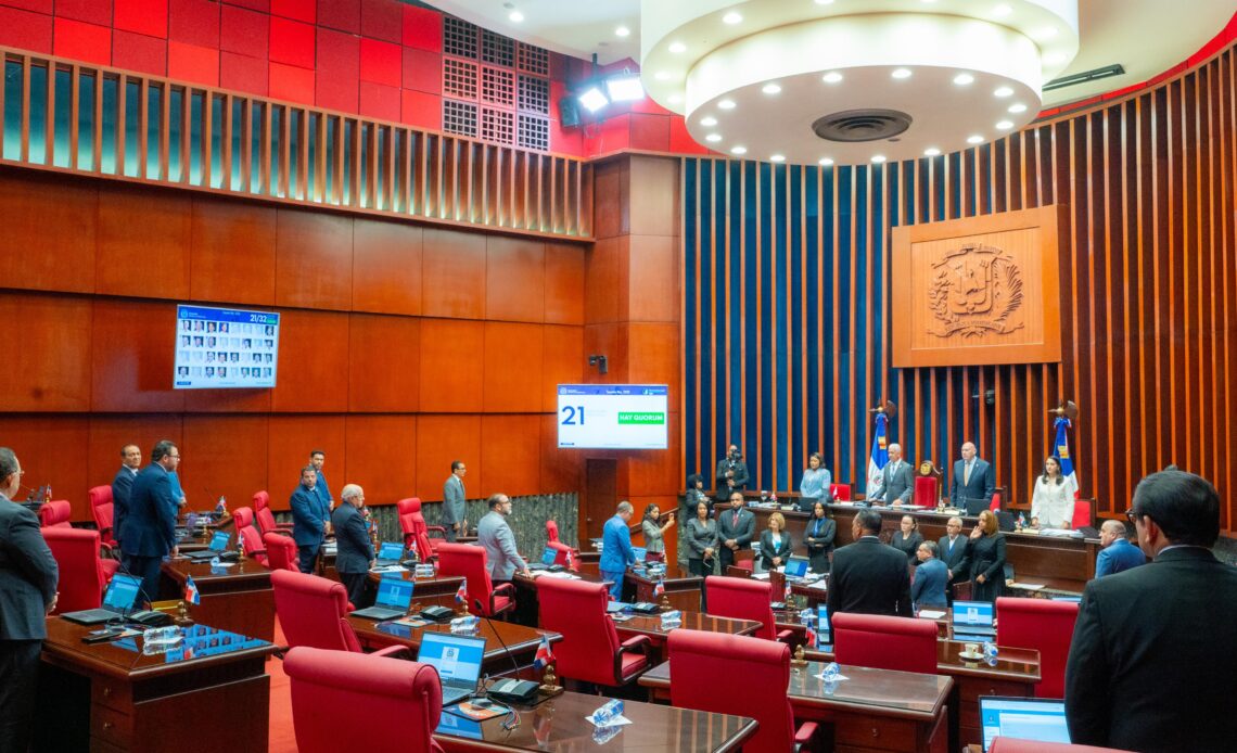 Senado Aprueba Contribución Obligatoria para Gestión de Residuos y Otras Reformas Legislativas