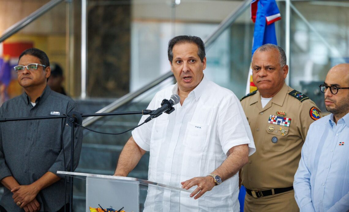 Salud Pública Establece Comunicación con Médicos Dominicanos en Venezuela