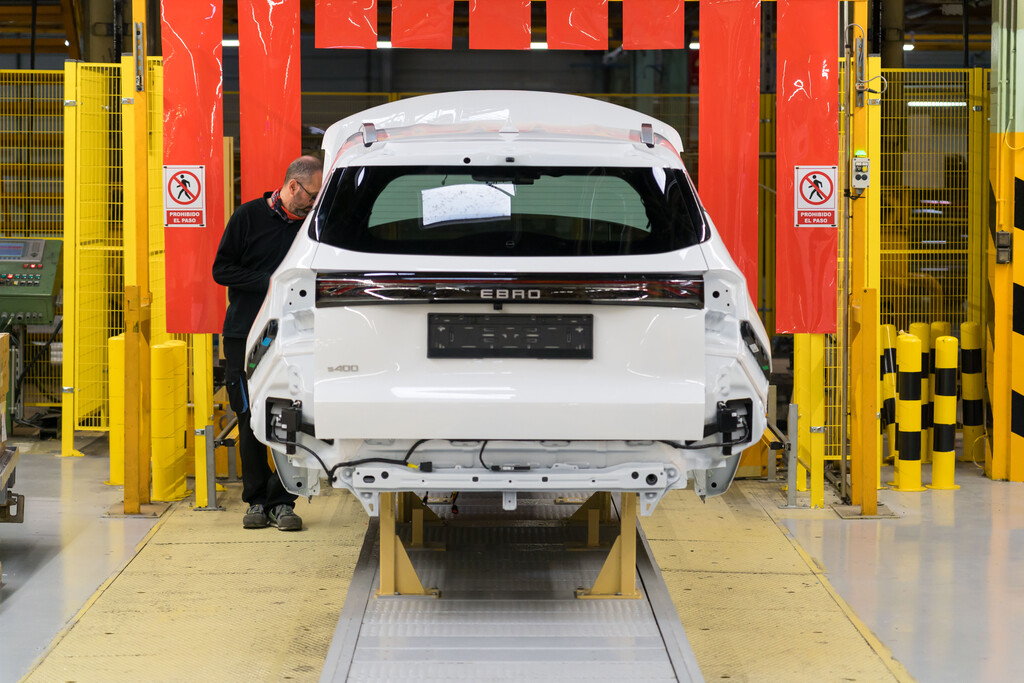 Ebro Reindustrializa la Histórica Planta de Nissan en Barcelona y Reinicia la Fabricación de Vehículos