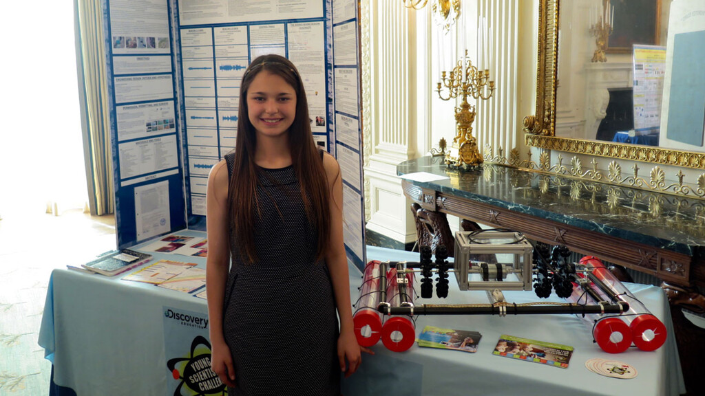 El generador oceánico de bajo costo creado por una adolescente que inspira la industria de energía marina