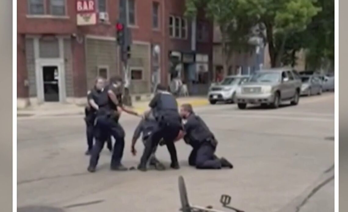 Difunden video del enfrentamiento fatal entre la Policía de Wisconsin y Corey Ruiz