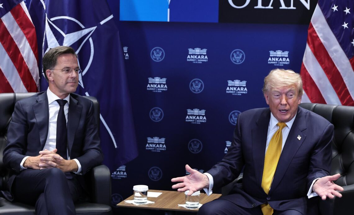 Trump Argumenta la Relevancia Estratégica de Groenlandia para EE.UU., No para Dinamarca