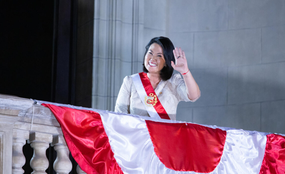 Keiko Fujimori Asume el Mando Supremo de las Fuerzas Armadas y la Policía Nacional de Perú
