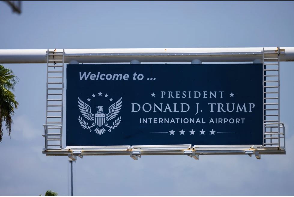 Aeropuerto de Palm Beach Adopta Oficialmente el Nombre de Presidente Donald J. Trump