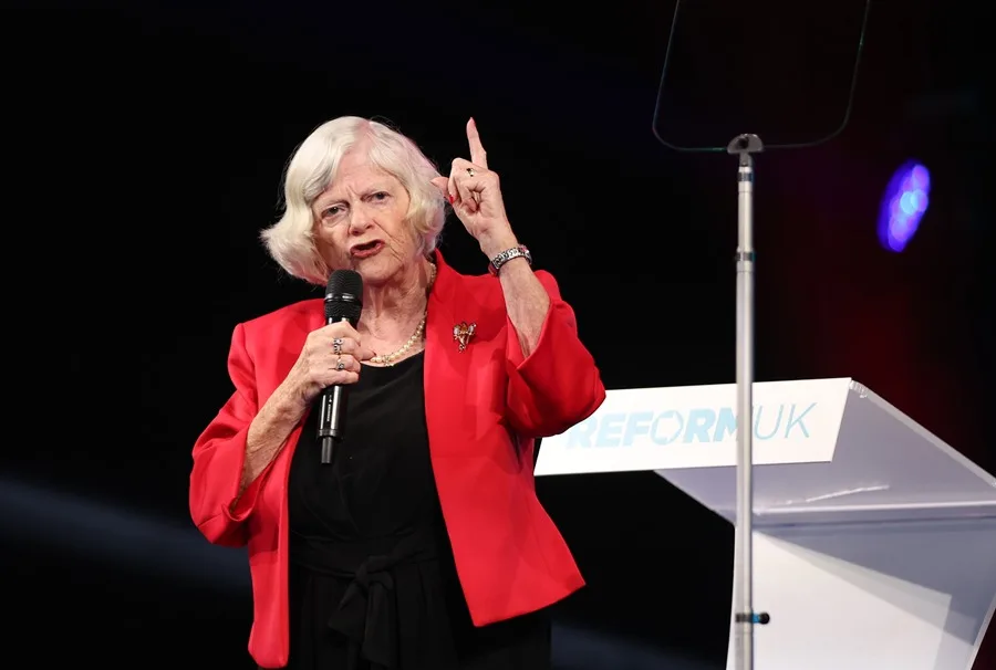 Arrestan a Sospechoso por el Homicidio de la Exparlamentaria Británica Ann Widdecombe