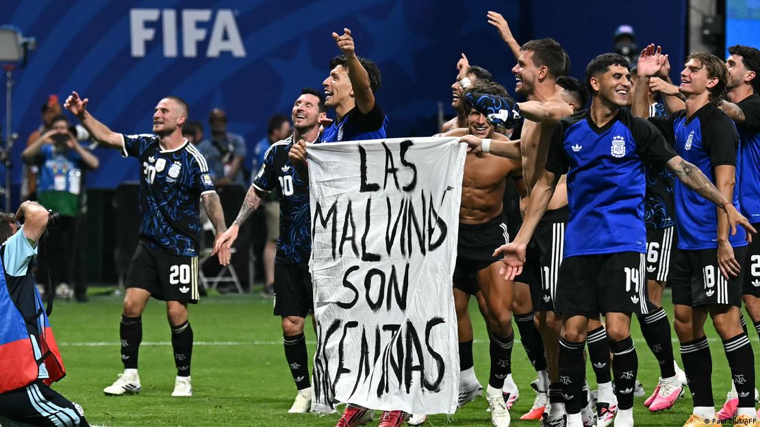 FIFA Podría Abrir Proceso Disciplinario Contra Argentina por Pancarta de Malvinas