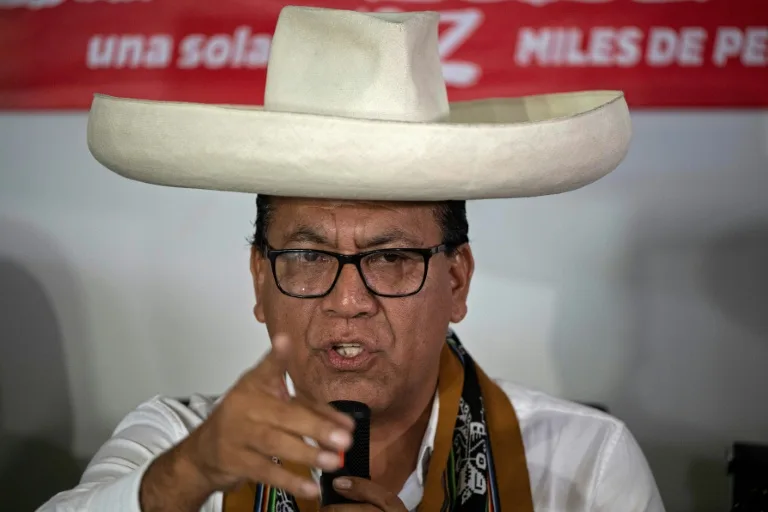 Roberto Sánchez Acepta Victoria de Fujimori, Pero Alerta Sobre Anomalías en el Proceso Electoral