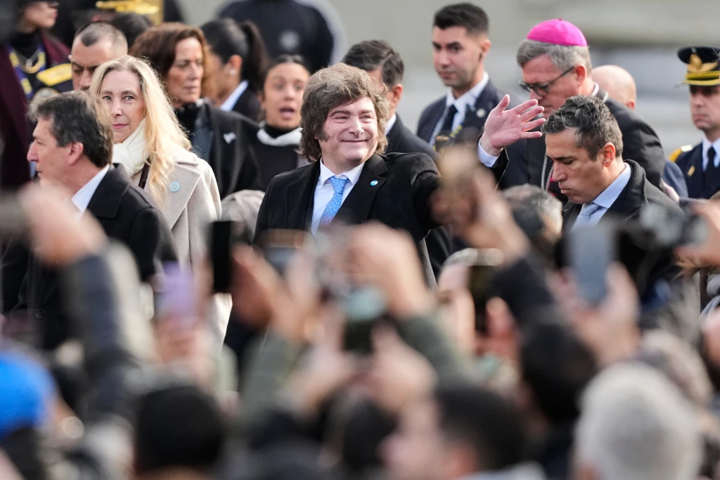 Gobierno Argentino Celebra Inflación Inferior al 2% por Primera Vez en Diez Meses