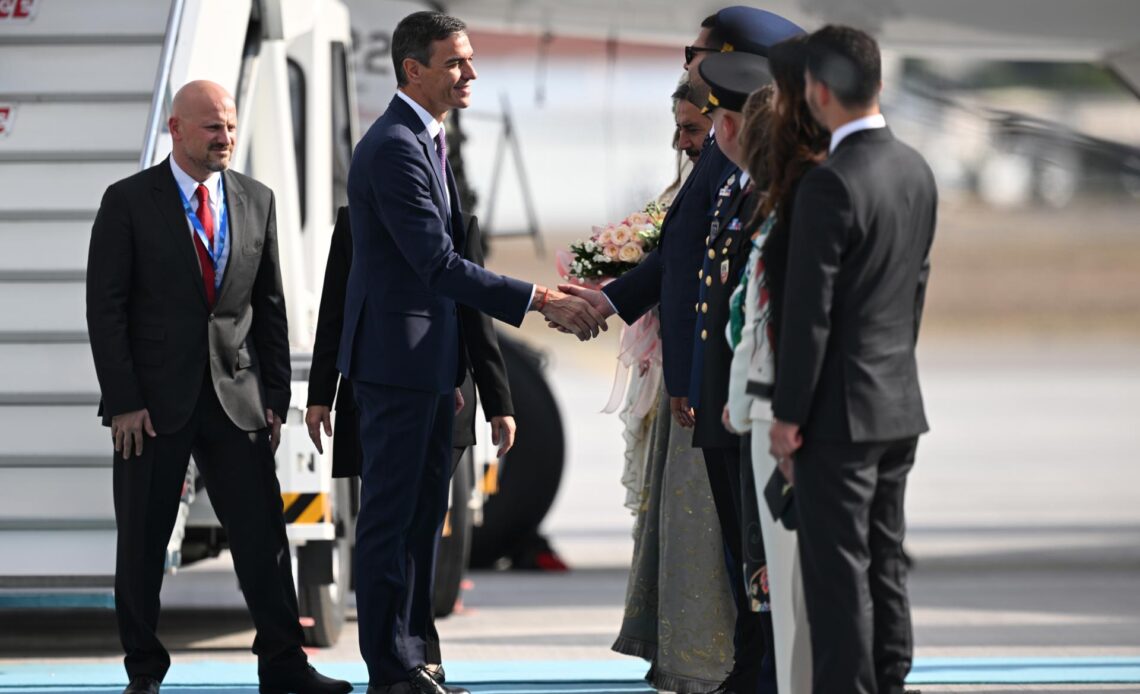 Pedro Sánchez Asiste a la Cumbre de la OTAN en Ankara en Medio de Tensiones con Trump