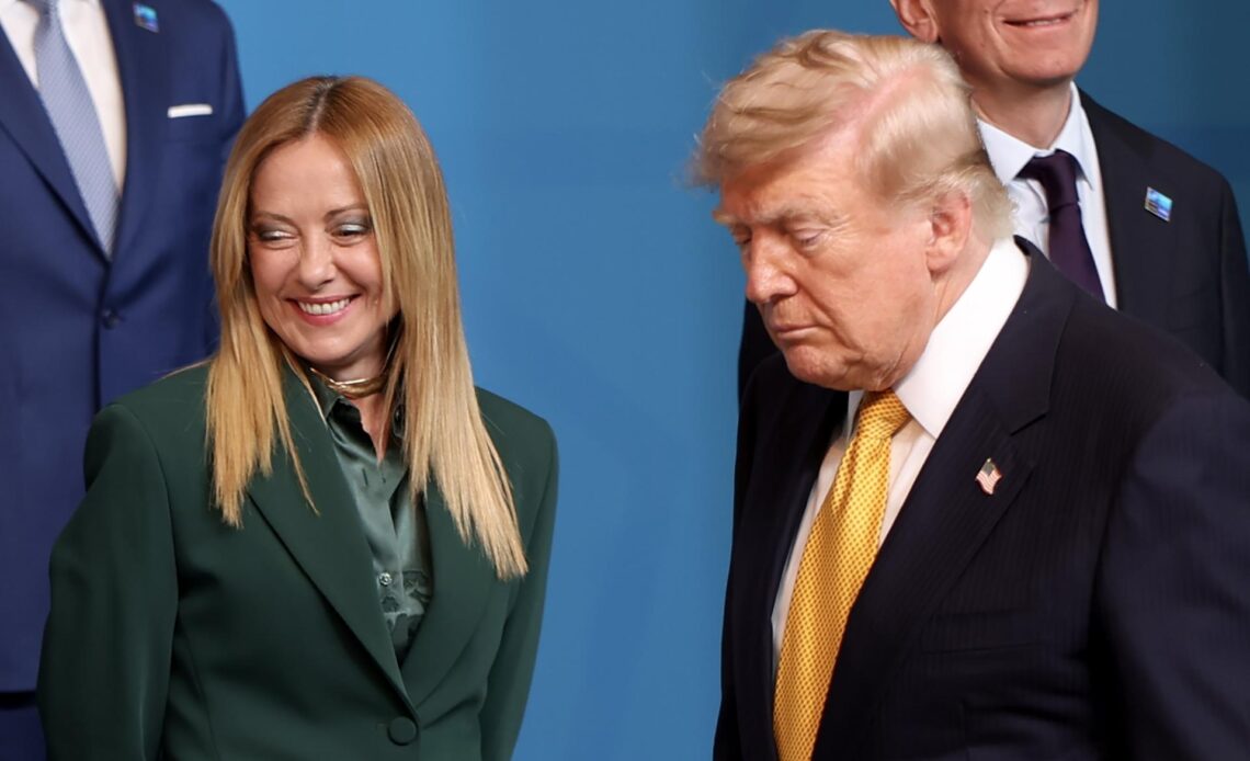 Meloni Defiende su Apoyo Pasado a Trump a Pesar de Críticas Recientes