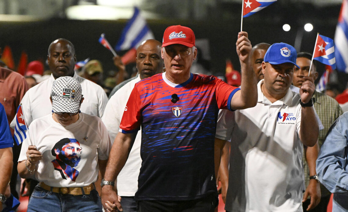 Presidente de Cuba Acusa a EE.UU. de Crear Falsedades para Justificar Agresiones