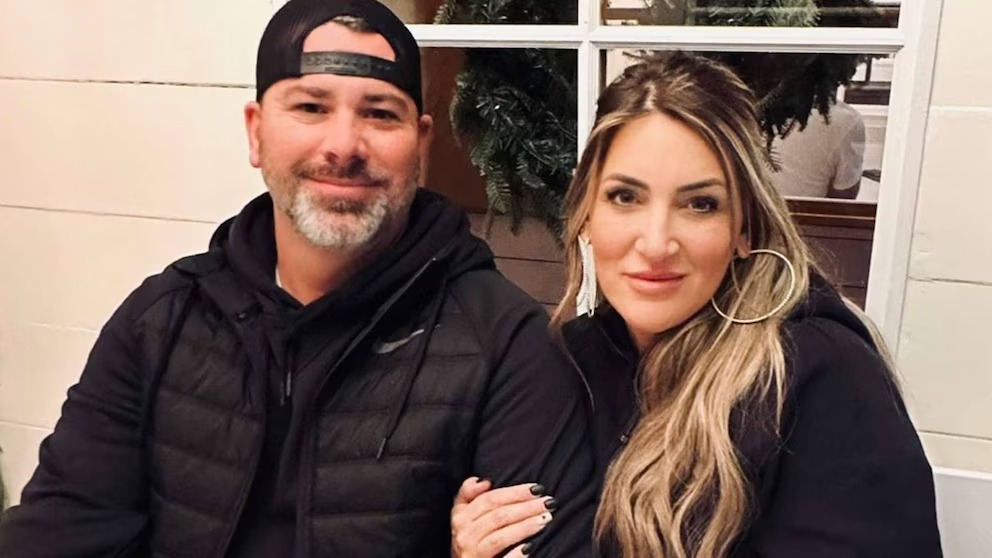 Investigación Revela Detalles de la Llamada al 911 Previos al Hallazgo de la Influencer Sara Gilson y su Esposo