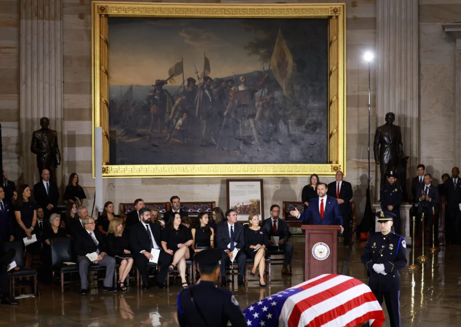 Líderes Políticos y Trump Rinden Homenaje a Lindsey Graham en Concurrido Funeral