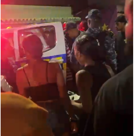 Confrontación entre mujeres haitianas y agentes policiales en Yamasá captada en video