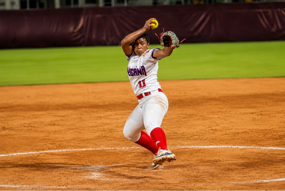 Anyela Gómez se consolida como pilar fundamental del softbol femenino dominicano
