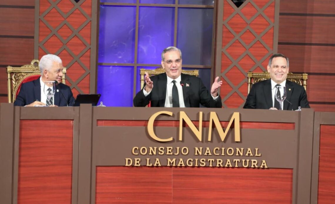 Presidente Abinader Cita al Consejo Nacional de la Magistratura para Evaluar a Jueces de la Suprema Corte