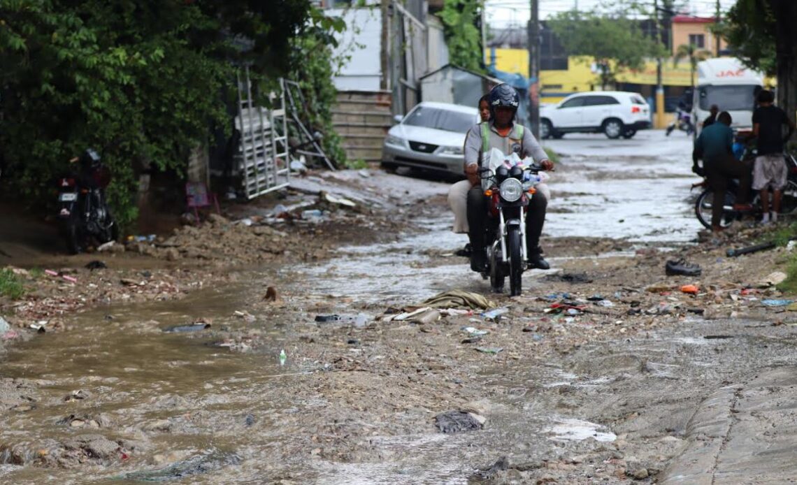 Vecinos de Cancino Adentro Demandan Reparación Vial y Conclusión de Escuela Inactiva desde 2012