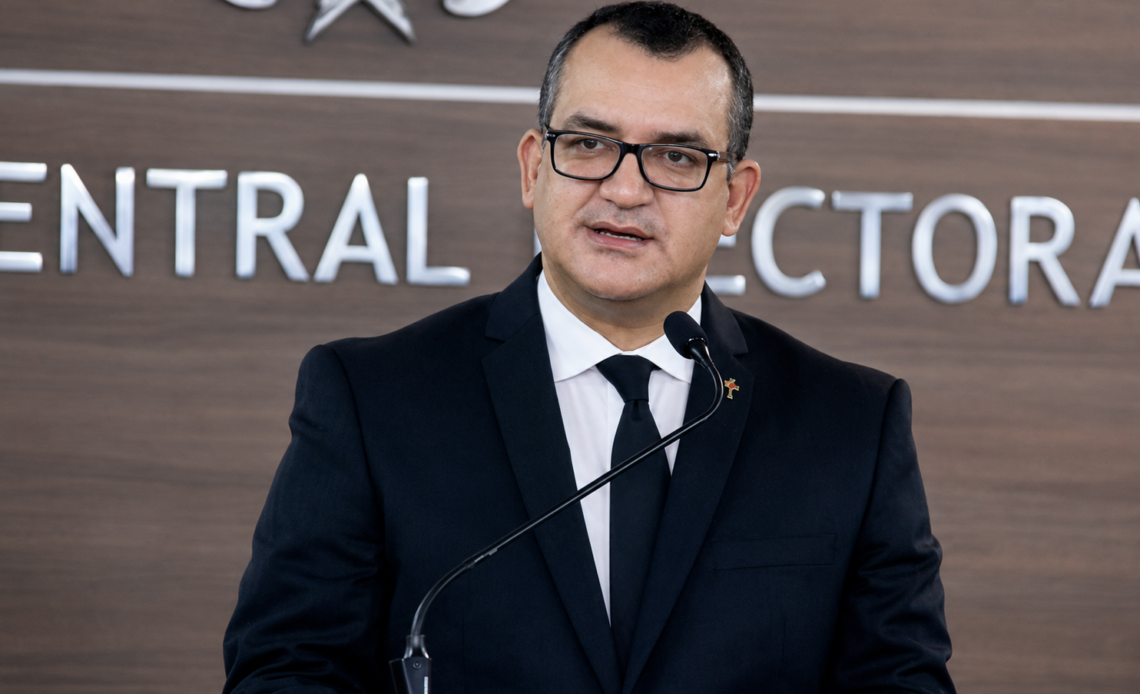 JCE Confirma la Autenticidad y Legalidad del Escudo Nacional en la Nueva Cédula de Identidad