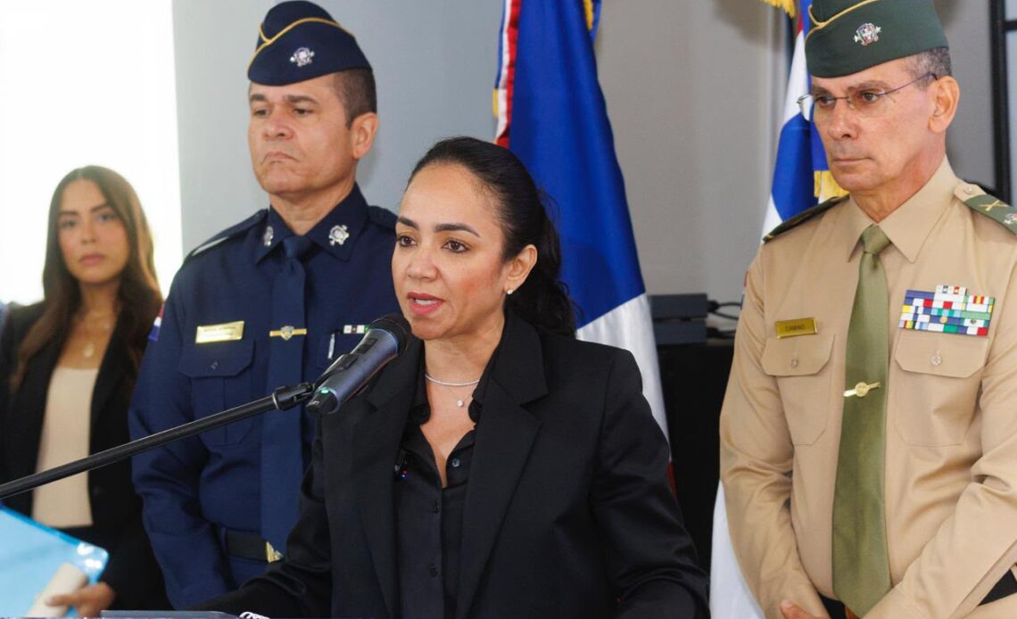 Faride Raful: "Agentes policiales que actúen indebidamente enfrentarán la ley"