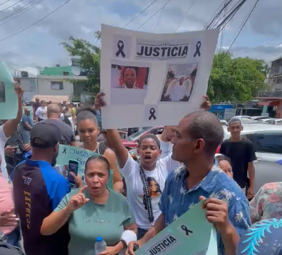 Parientes de Darlin Mercado Demandan Condena para Agente Policial Implicado en Homicidio