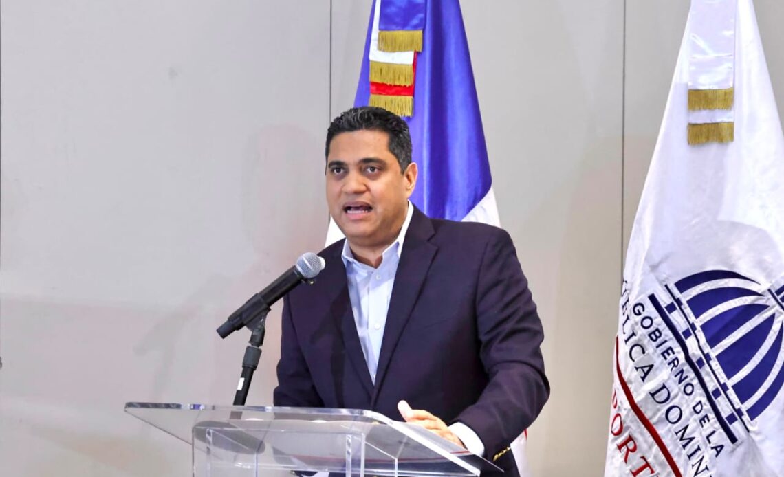 Ministro de Deportes desmiente que la ausencia del equipo dominicano en la Serie del Caribe Kids se deba a falta de apoyo gubern