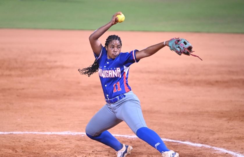Actuación Destacada de Anyela Gómez y Atalyia Rijo Sella Victoria Dominicana en Softbol Femenino sobre México