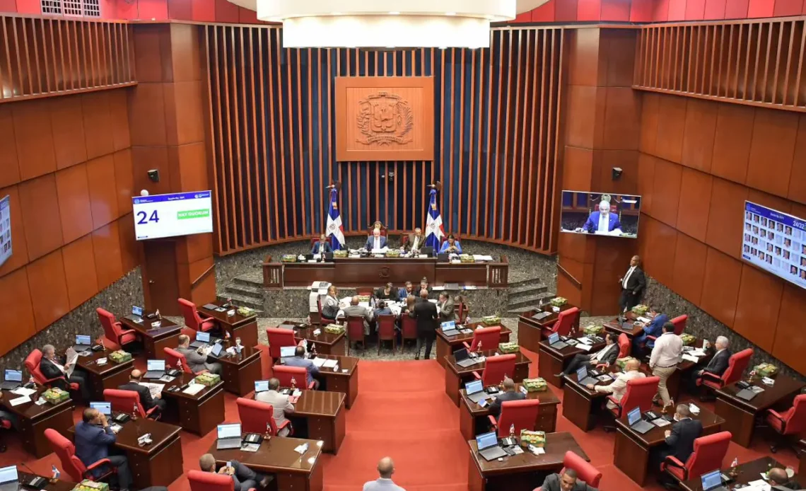 Senado Dominicano Aprueba Financiamientos por Más de RD? Mil Millones para Iniciativas Clave