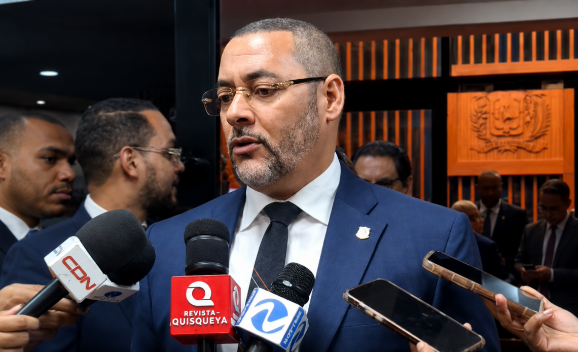 Senador Eduard Espiritusanto critica duramente a legisladores por aprobación del Código Penal