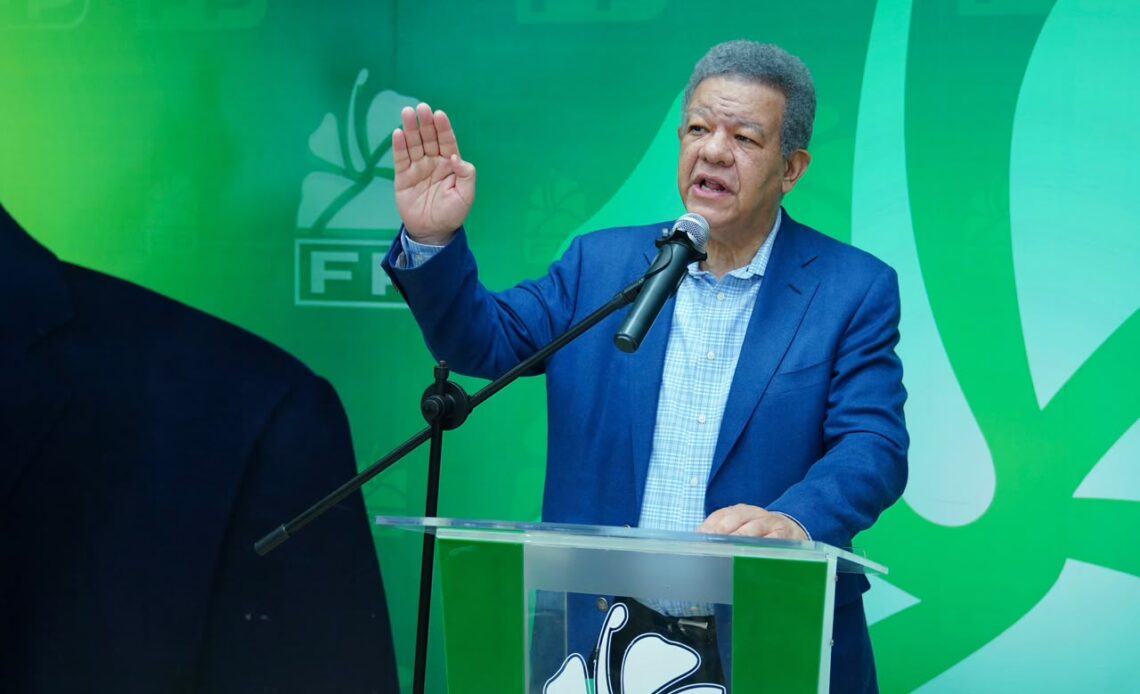 Leonel Fernández Propone Impulsar la Economía Dominicana a Través de la Innovación y la Tecnología