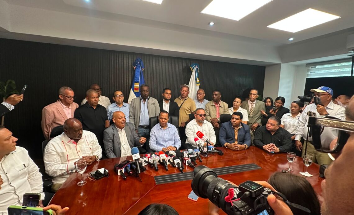 Consenso en el Transporte Público: Mayoría Mantiene Tarifas, Gobierno Fiscaliza a Quienes Aumentaron