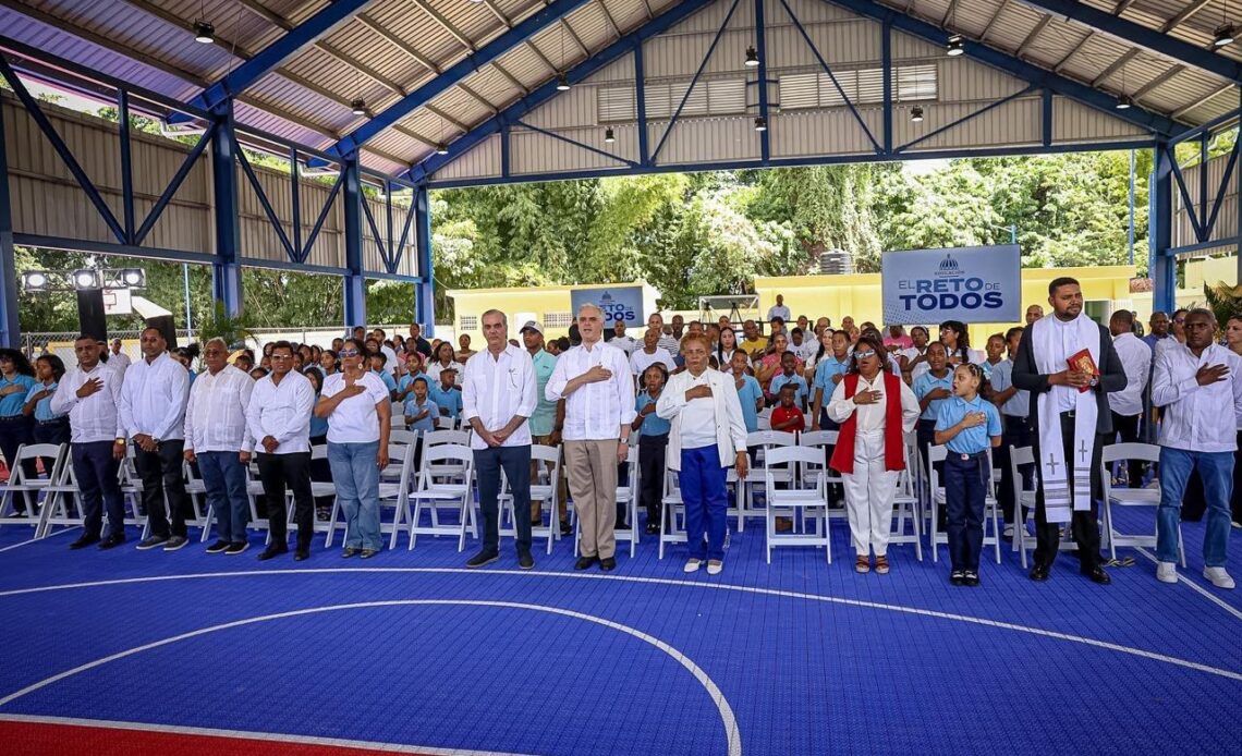 Presidente Abinader Inaugura Seis Planteles Educativos para 2,660 Alumnos en Santo Domingo