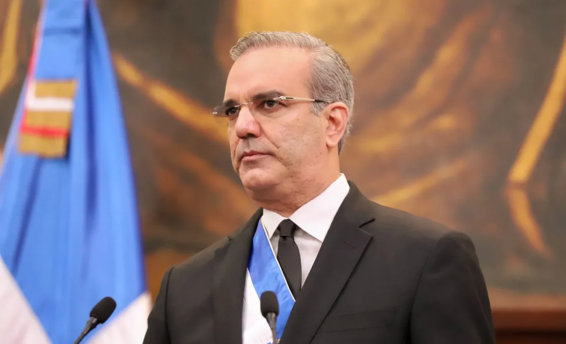 Presidente Abinader Elogia la Esencial Contribución de los Padres en el Desarrollo Familiar