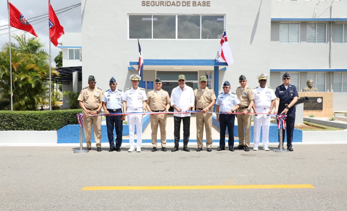 Presidente Abinader Refuerza Fuerzas Armadas con Entrega de Vehículos Militares, Drones y Nuevas Infraestructuras
