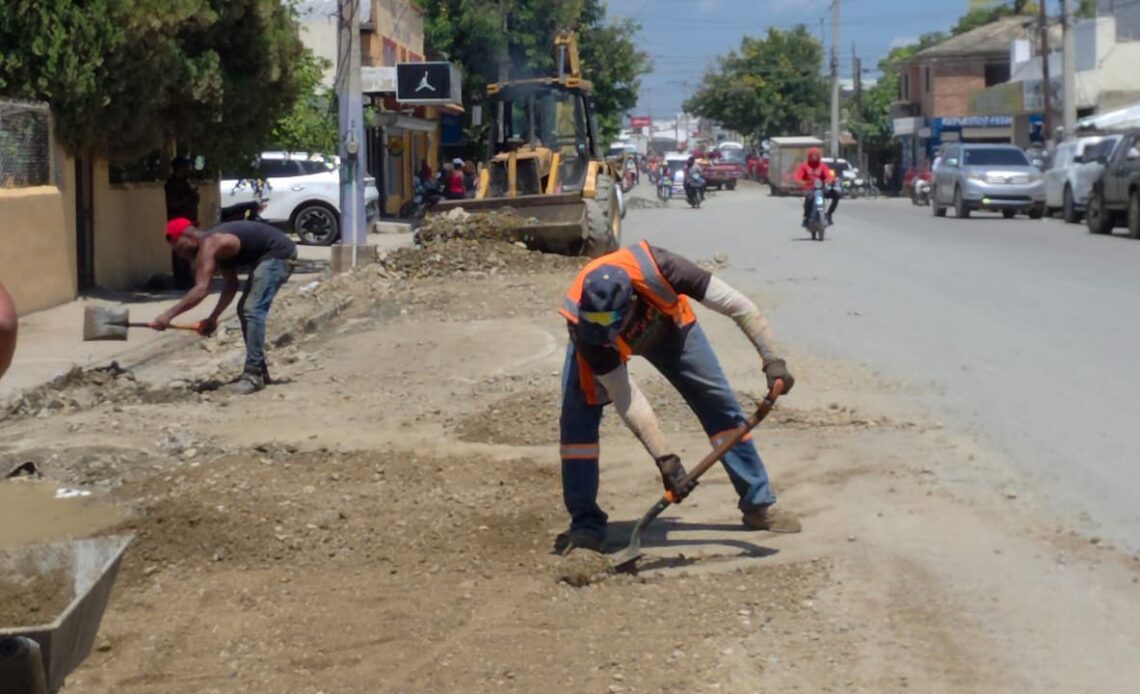 Comienzan obras de reparación en la arteria principal del mercado binacional de Dajabón