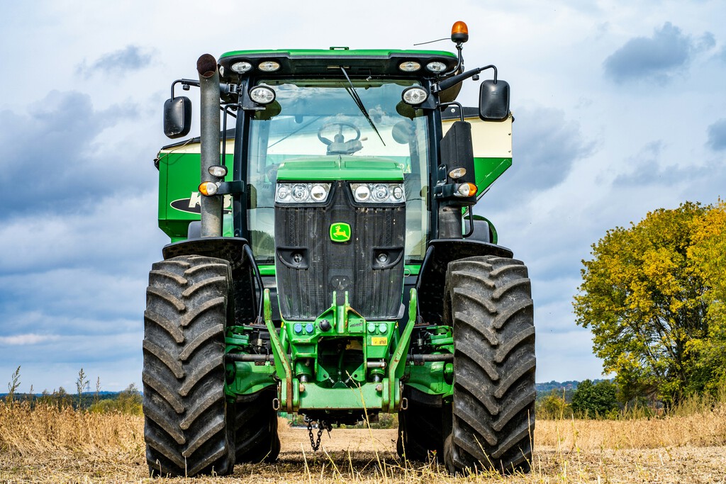 John Deere pierde el monopolio de reparaciones: la FTC falla a favor del derecho a reparar