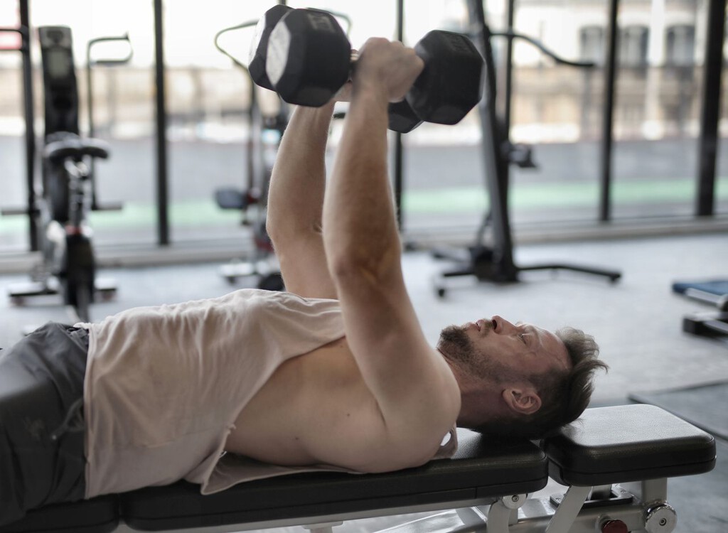 Entrenamiento de Fuerza: Clave Fundamental para la Longevidad y Calidad de Vida a Partir de los 50 Años