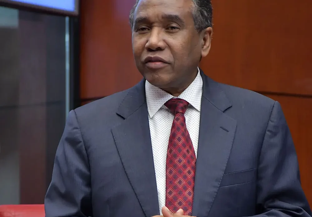 Senador Félix Bautista Propone Reemplazar Sanciones Penales por Económicas en Delitos de Expresión