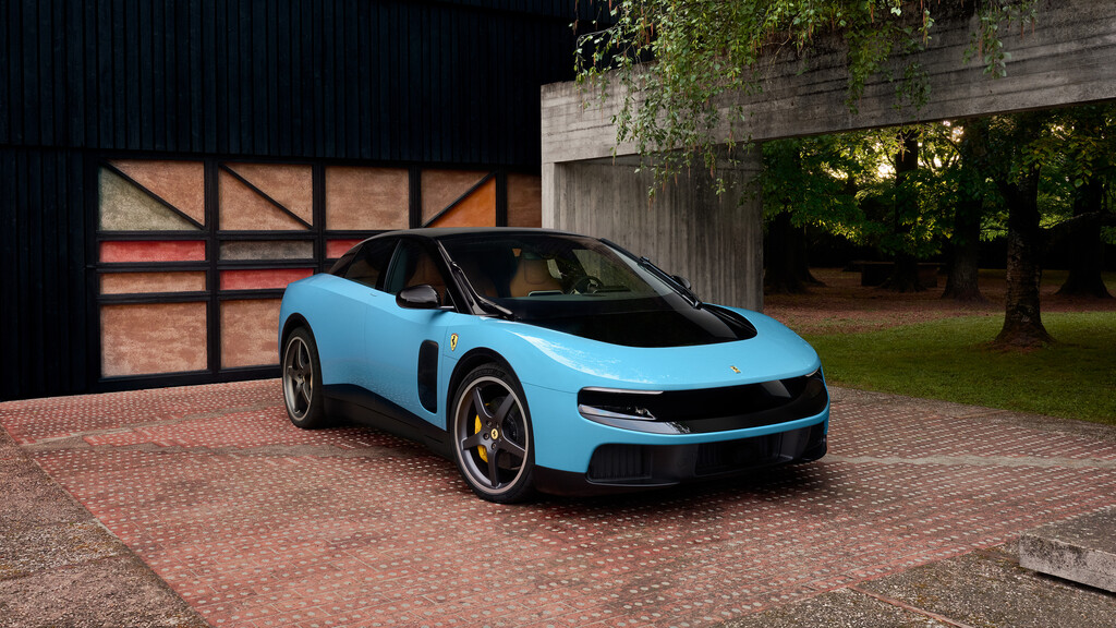 El Ferrari Luce Agota Sus Unidades Anuales Pese a la Polémica Inicial