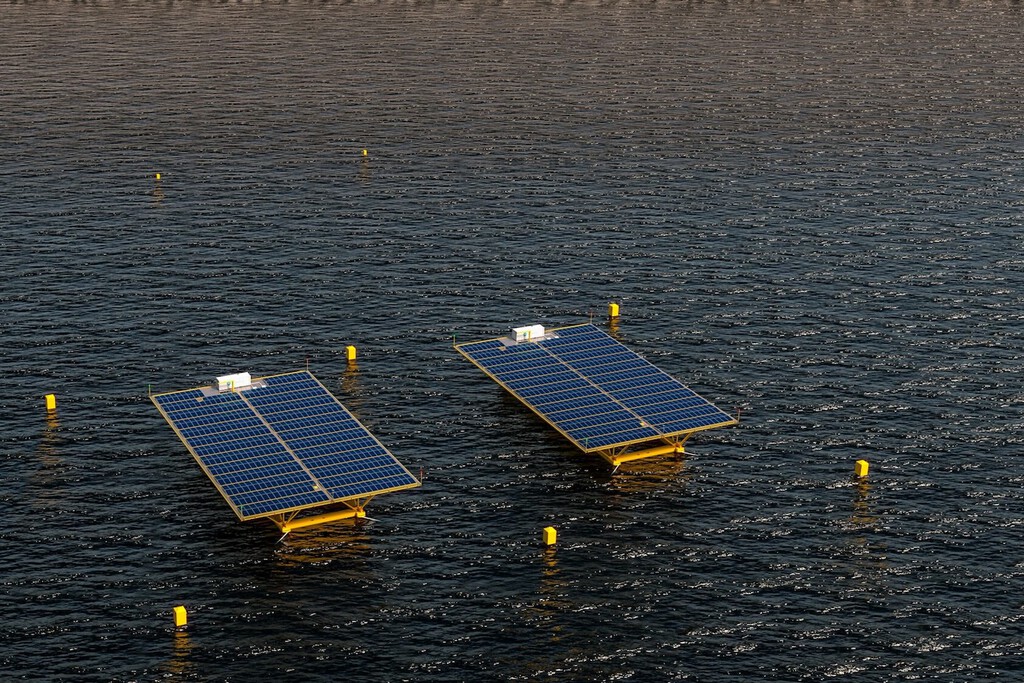 España Instala ''Paiporta'', la Primera Plataforma Solar Marina Precomercial en el Puerto de Valencia