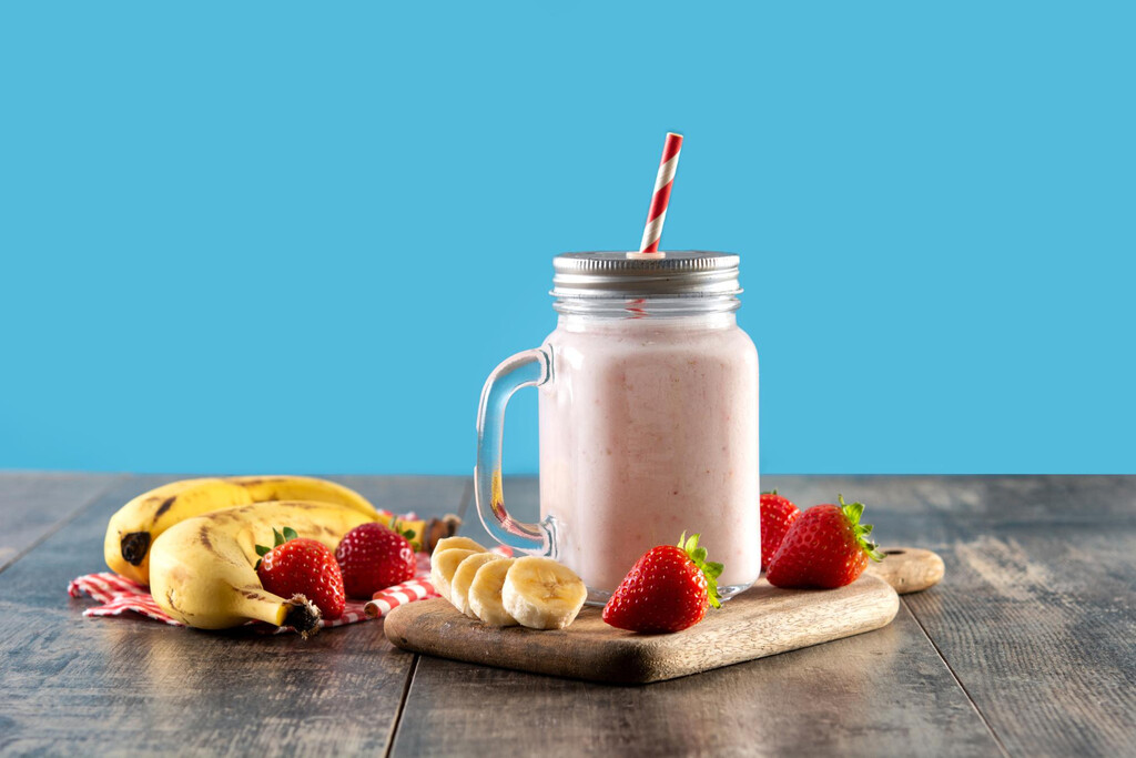 Estudio sugiere evitar combinar plátano y frutos rojos en batidos para optimizar la absorción de flavanoles