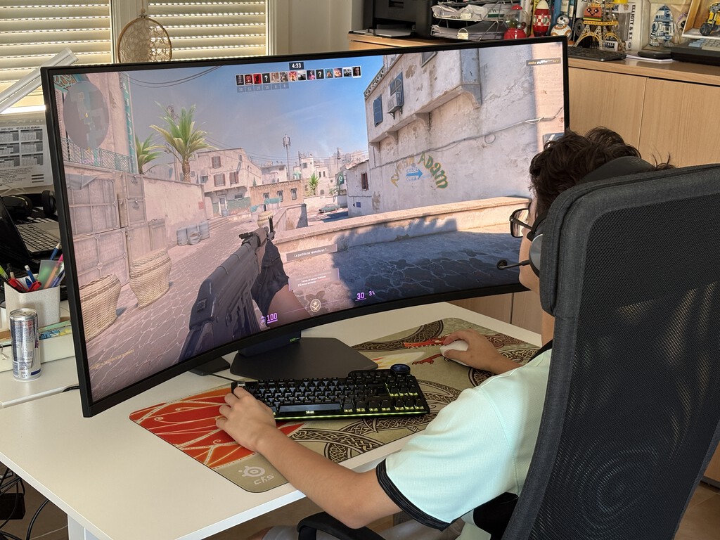 Experiencia Inmersiva: Un Mes con el Monitor Curvo LG UltraGear de 52 Pulgadas