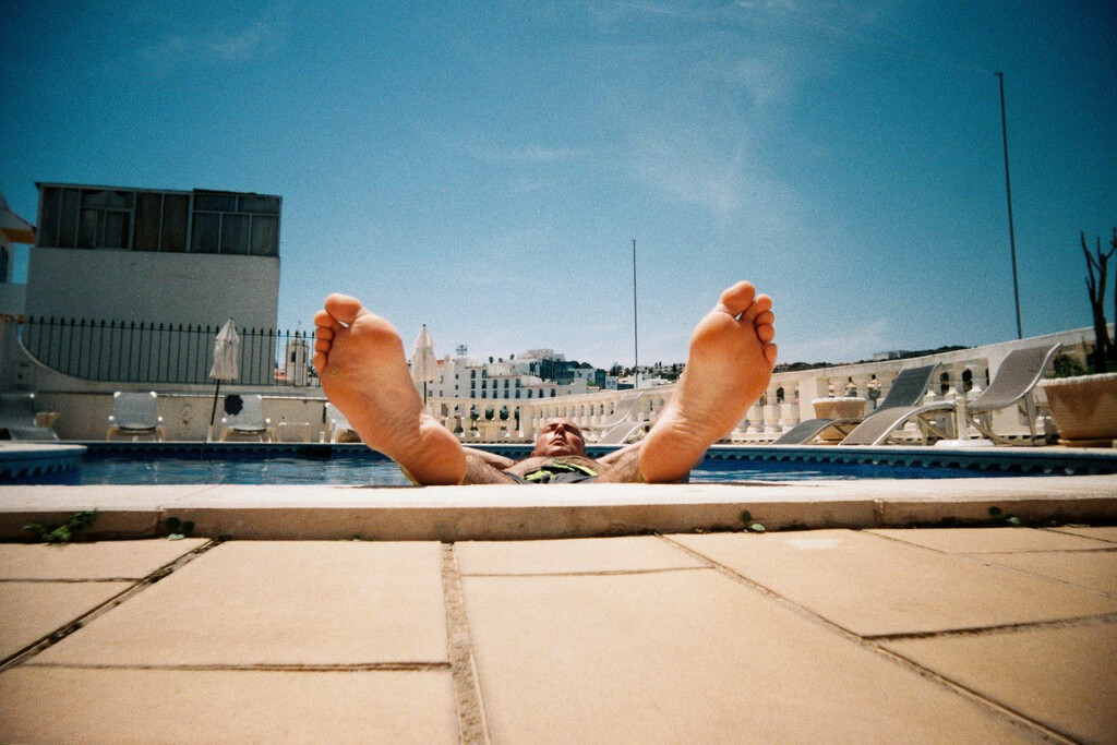 Acceso a Piscinas Comunitarias para Vecinos Morosos: Lo que Dice la Ley de Propiedad Horizontal