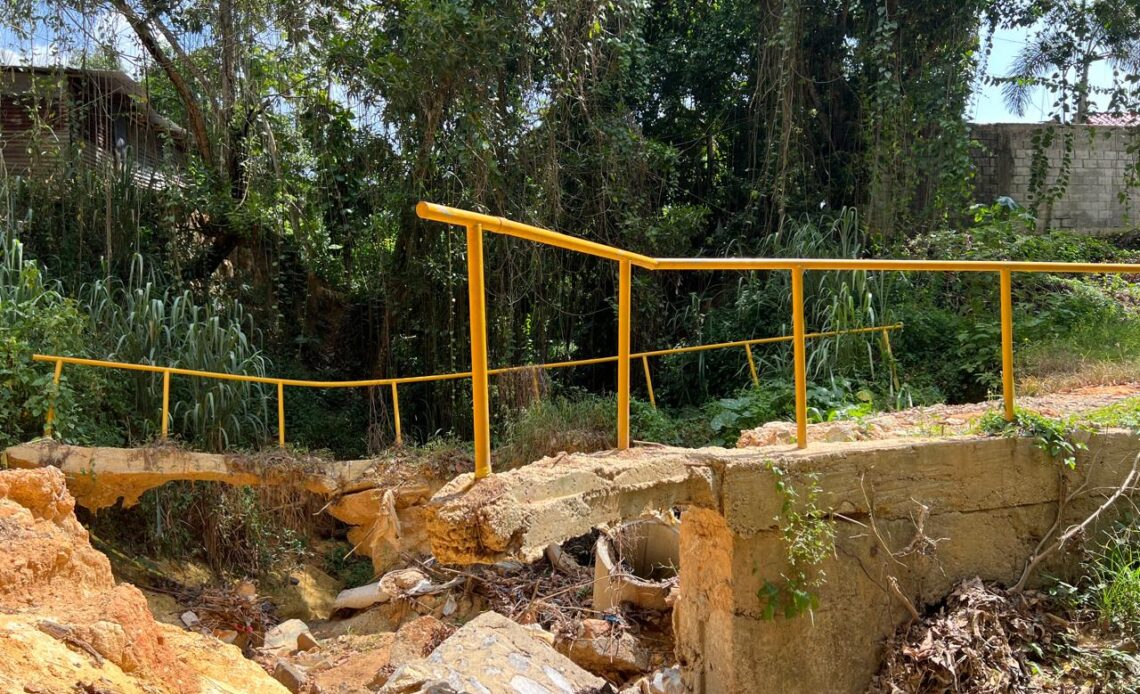 Habitantes de Fantino Renuevan Llamado de Auxilio por Puente Destruido Hace Más de Cinco Meses