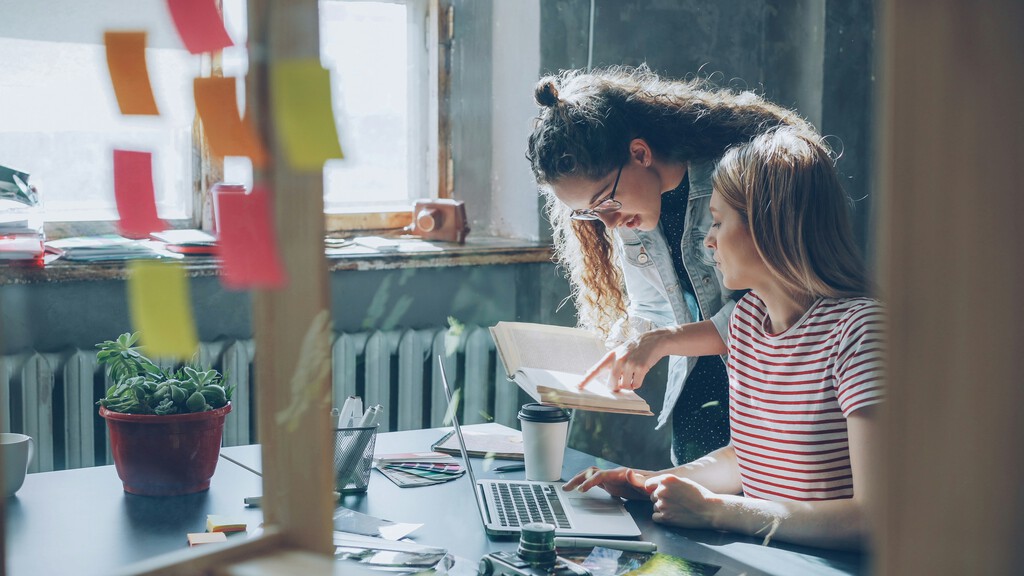 La Generación Z Redefine el Éxito Laboral: Más Allá del Salario, Priorizan la Vida Personal