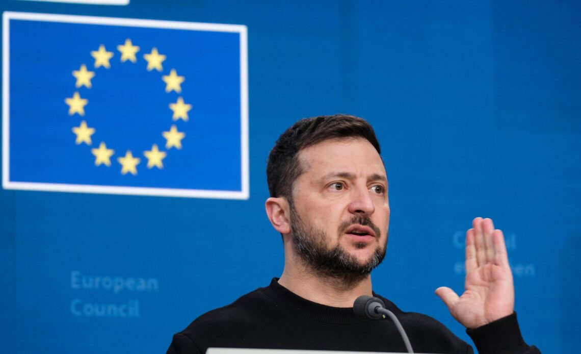 Zelenskyy Enfrenta Presiones por Corrupción y Llamados a Elecciones en Medio de la Guerra